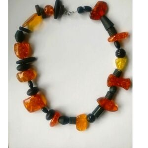 🇨🇦 Artisan genuine amber and wood chunky necklace